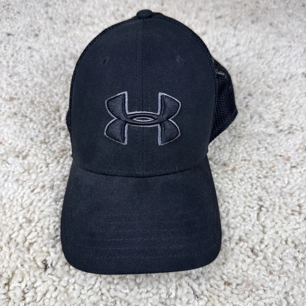 Under Armour Mens Trucker Hat Black W/‎ Black Mesh Snapback Logo Cap OSFM